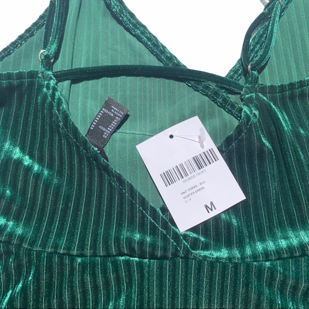 Velvet Emerald Mini Dress Forever 21  | Size M | New with Tags | Baby Doll Style - Picture 5 of 9
